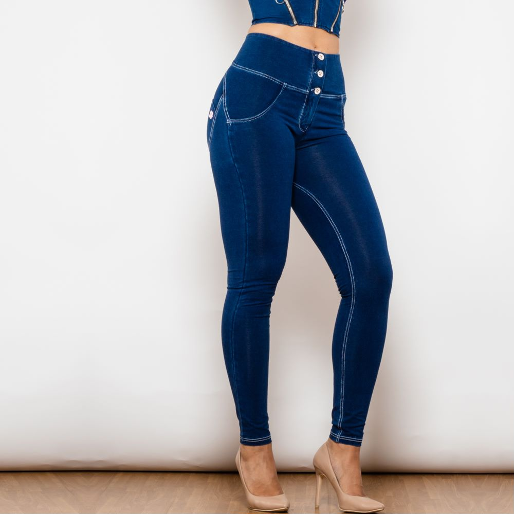 Dark Blue Highwaist Jean with Buttons